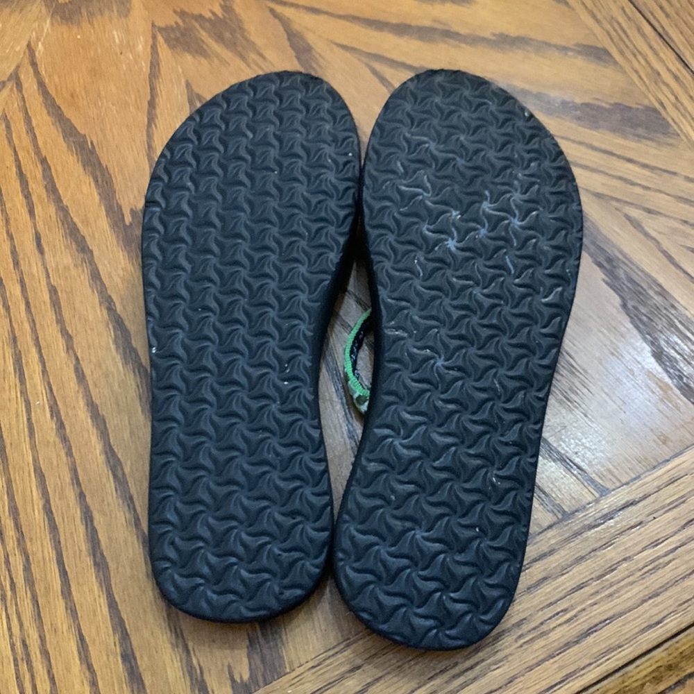 Teva Olowahu Strappy Flip Flops Green Yellow White Pattern Size 7 - Picture 11 of 12